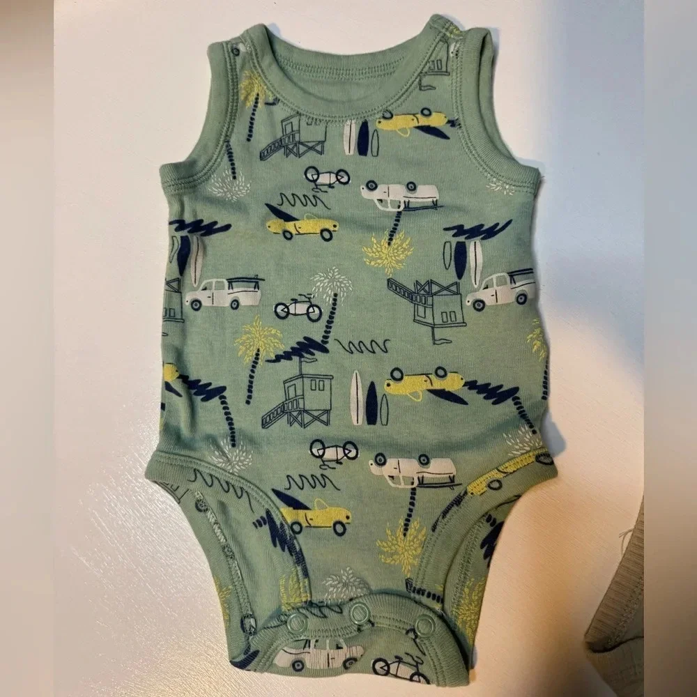 Two jumpsuits for babies‎